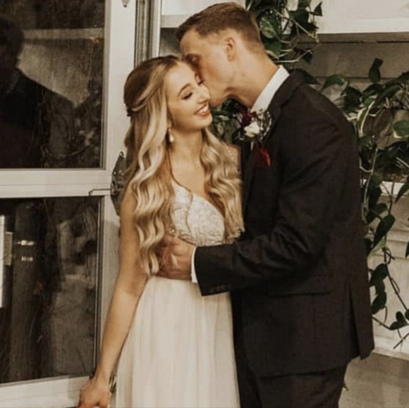 Meet your Posher, Jessica - Picture 1 of 1